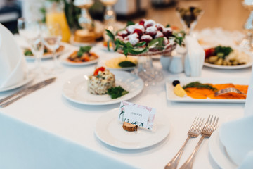 elegant wedding decorations made of natural flowers