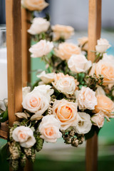 elegant wedding decorations made of natural flowers