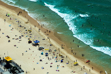 Fototapeta na wymiar A Busy Aussie Beach
