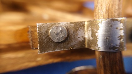 Detail of union with nails in marquetry