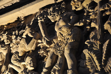 バリ島ウブドの石像