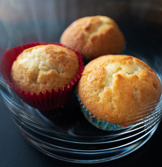 Muffins appétissants dans un bocal en verre 