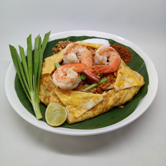 Fried noodle Thai style with prawns