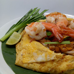 Fried noodle Thai style with prawns