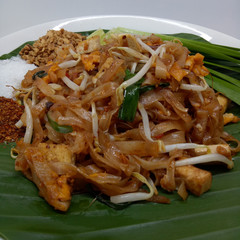 Fried noodle Thai style with prawns