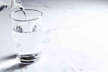 水、グラス、コップ、飲む、ペットボトル