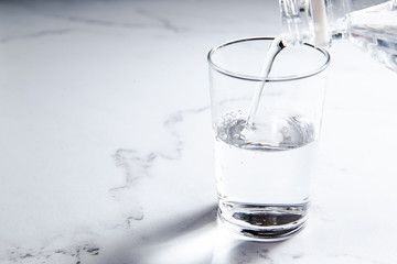 水、グラス、コップ、飲む、ペットボトル
