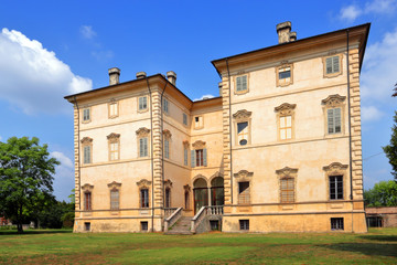 Fototapeta premium old building with blue cloudy sky in busseto village in italy