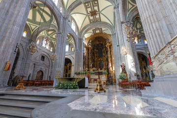 Fototapeta na wymiar Interior of Metropolitan Cathedral in Mexico City, Latin America.