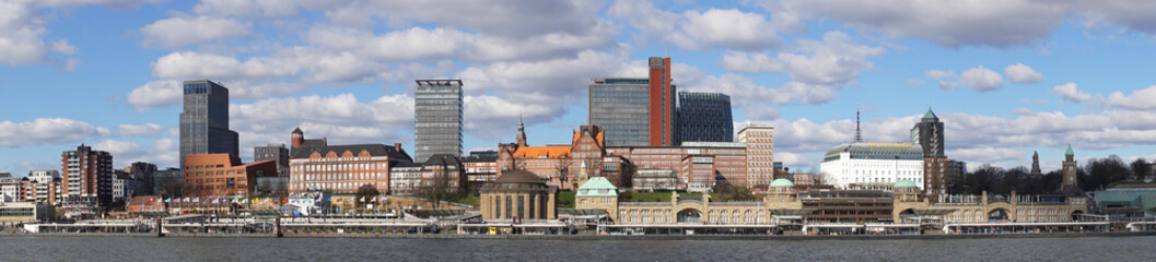 Panorama vom Hamburger Hafen