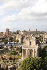 Naklejka premium Aerial panoramic cityscape view of the Roman Forum during sunset in Rome, Italy