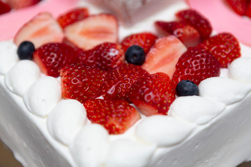 raspberry cheesecake with raspberries