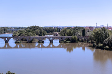 Zamora, ciudad del Duero