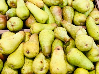  fresh green pears fruit in market