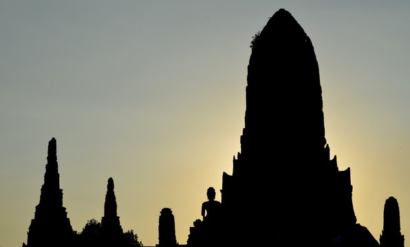 Sunset behind one the most important temples of Ayutthaya Park