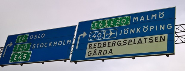 Znak drogowy, tablica informacyjna ,Szwecja  © Rafal