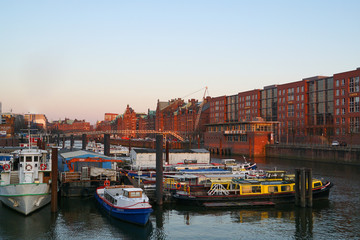 Fototapeta premium Speicherstadt im Abendlicht