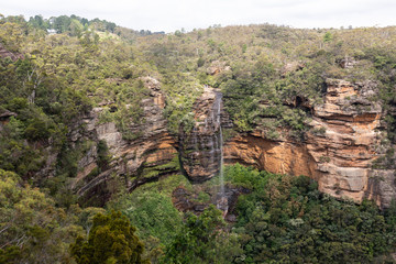 Fototapeta na wymiar Wentworth Falls, Blue Mountains, Australia, from an overlooking cliff