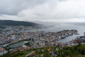 Obraz premium Beautiful panoramic view of Bergen from Floyen Mountain in August 2019