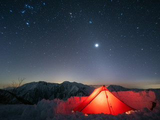 テント 星空 雪山 天の川