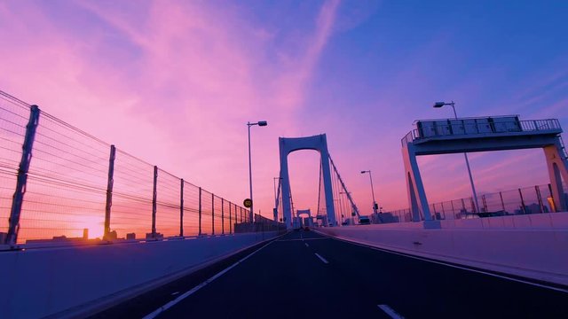 レインボーブリッジ 夕景 つり橋 高速道路 首都高 車載 前方 走行 車