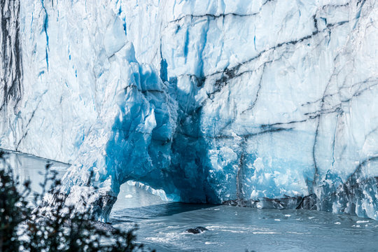 View of the Perito Moreno in the Glaciares Nacional Parques in Patagonia (Argentina)