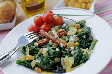 Epinards au miel et aux raisins