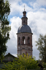 Fototapeta na wymiar Ostashkov. The old stone chapel