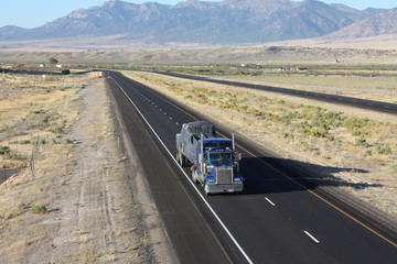 Autostrada i góry 5 © Krzysztof