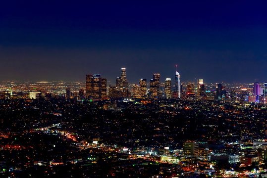 Los Angeles lights at night © DD25