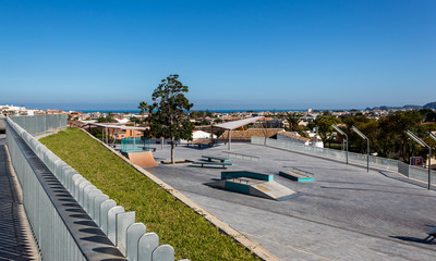 Fototapeta premium Vista de un Skatepark cerca de la playa