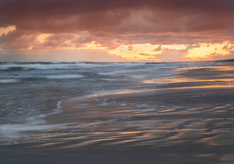 Wschód słońca na wybrzeżu Bałtyku