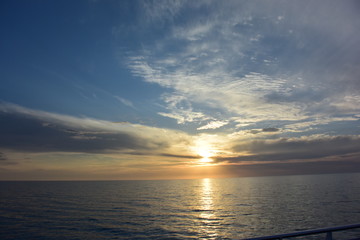 Obraz premium sunset over the ocean