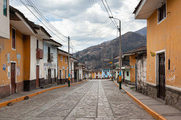 Fototapeta na wymiar Sacred valley, Peru: empty streets of colonial town no tourists no people 