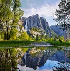 Wandcirkels aluminium Yosemite National Park, Yosemite Valley Waterfall Lake reflection © Helena Bilkova