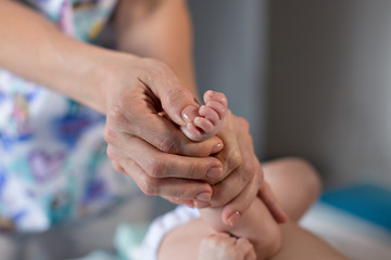 massage of baby foot