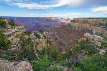 trail view point on the rim trail at the south rim of grand canyon in arizona, usa