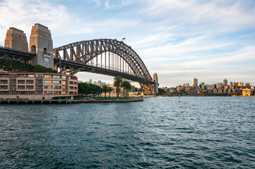 Fototapeta na wymiar The harbour bridge in the bay of Sydney, Australia