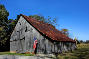 old red barn © Bonita