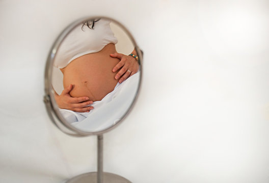 espejo reflejo bebé niño neonato chico bebé barriga
