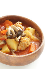 Thai cuisine, chicken and vegetable red curry