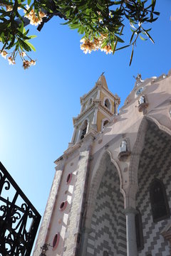 Fachada de la Catedral Bas&iacute;lica de la Inmaculada Concepci&oacute;n de Mazatl&aacute;n, Sinaloa, M&eacute;xico