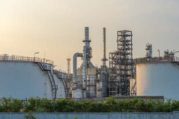 High energy petroleum refinery and production of oil for export Sold domestically and internationally