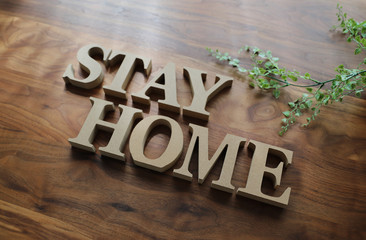STAY HOME（家にいよう）