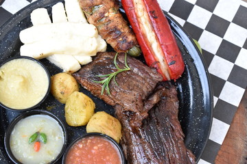 Carne asada y salchicha