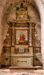 Autel baroque dans l'église de Sylvanès, Aveyron, France