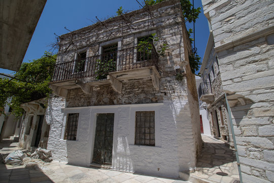 Alley and buildings in the village of Apiranthos in central Naxos, Greece.