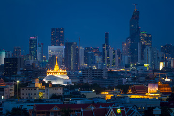 Fototapeta premium Golden Mountian Temple ,phukhaothong at twilight at thailand.