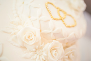 Obraz na płótnie Canvas Wedding decoration. Love concept. White wedding cake