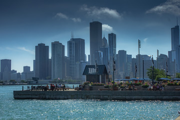 Fototapeta na wymiar Chicago in summer with clear skies with buildings and greenery